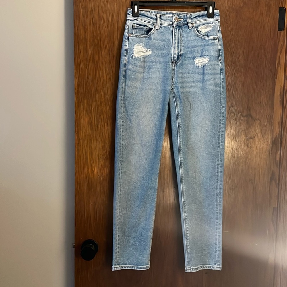 American Eagle Light Wash Distressed Mom Straight Jeans Stretch